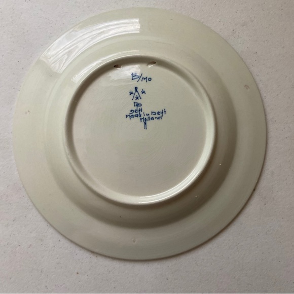 Vintage Hand Painted D.P. Delft Holland Windmills Ceramic Wall Plate - Picture 3 of 8